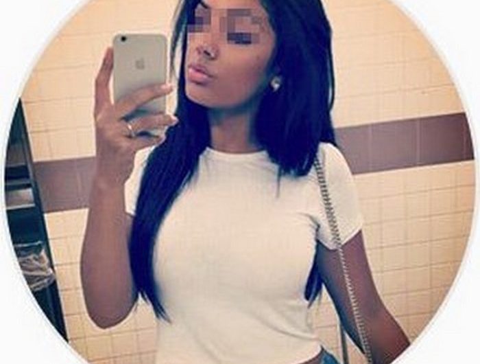 Carine, lycéenne, 19 ans, kiffe l’exhibe et les mecs + âgés pour passer du bon temps ^^