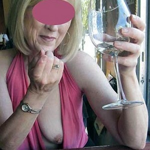 Divine libertine bourgeoise 52 ans cherche complice âge en rapport